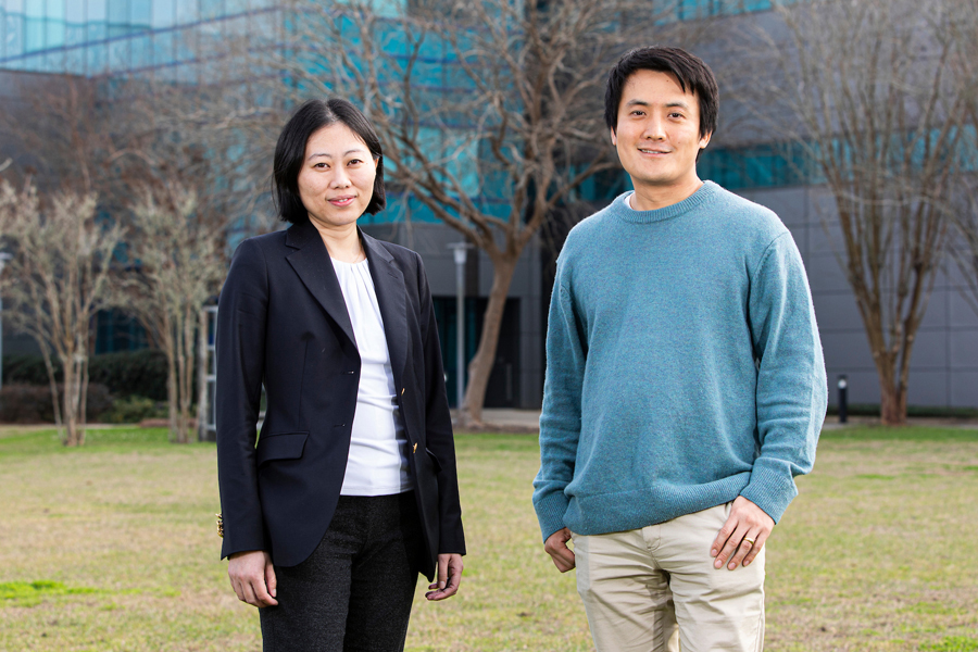 (left) Dr. Lichun Li and (right) Dr. Juyeong Choi